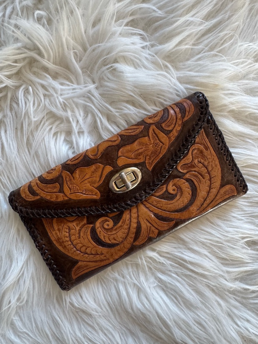 VINTAGE 70s two tone brown tooled leather wallet with floral design